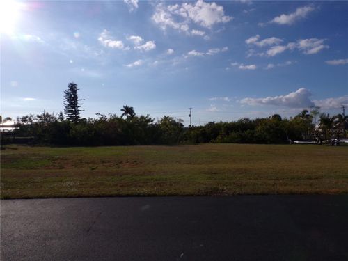 4421 Pelican Pointe Dr, PUNTA GORDA, FL, 33950-7793 | Card Image