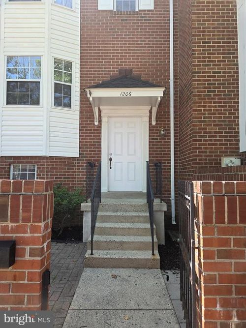 1206 N Vernon St, ARLINGTON, VA, 22201-4832 | Card Image
