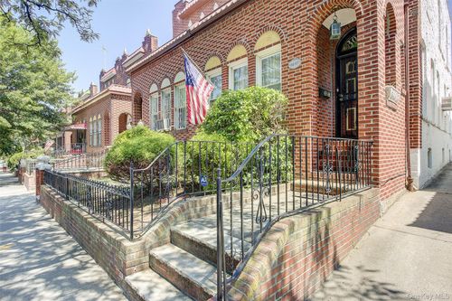 30 83rd St, East Elmhurst, NY, 11370-1918 | Card Image