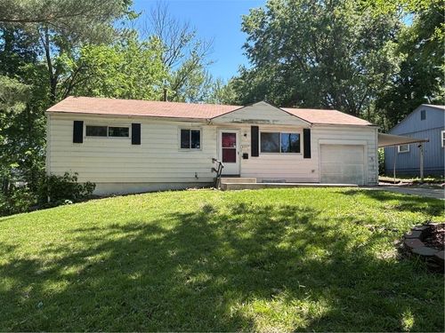 8507 Eastern Avenue, Kansas City, MO, 64138 | Card Image