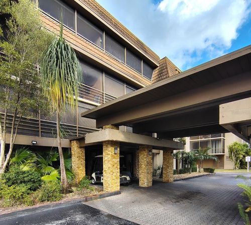 apt-402-661 Ne 195th St, Miami, FL, 33179-3316 | Card Image