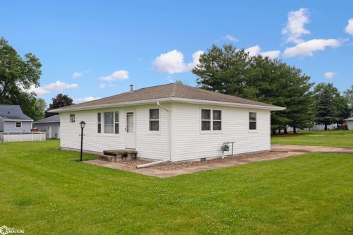 110 Kennedy St., New London, IA, 52645 | Card Image