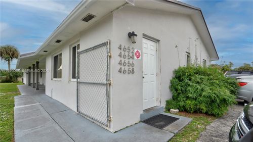 4658-4658 Myla Ln, West Palm Beach, FL, 33417-5310 | Card Image
