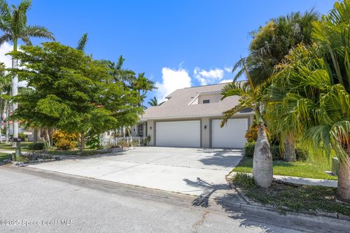 805 W Central Blvd, Cape Canaveral, FL, 32920-4317 | Card Image
