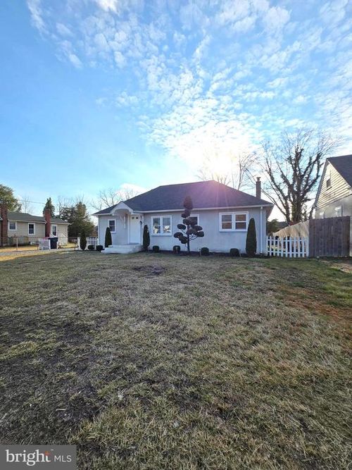 370 S East Ave, BRIDGETON, NJ, 08302-3315 | Card Image