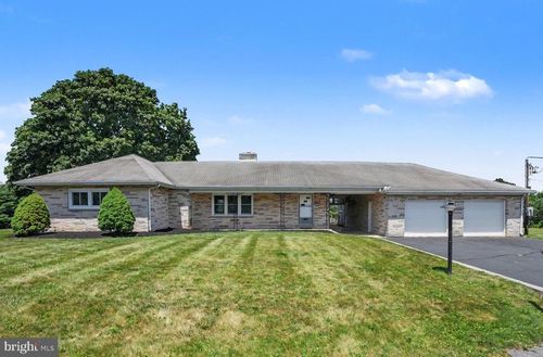 303 Airport Dr, CARLISLE, PA, 17013-1109 | Card Image