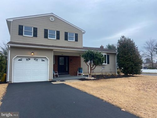 18 Wolfpack Rd, Hamilton, NJ, 08619-1351 | Card Image