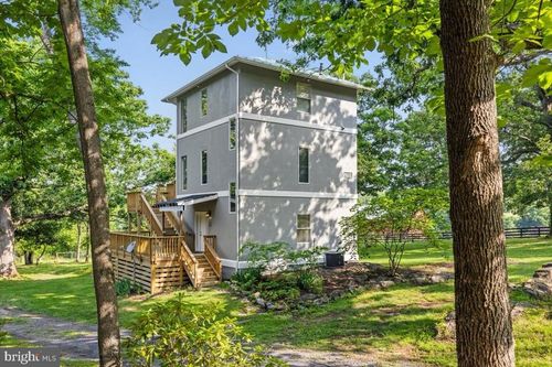 152 Lusitano Ln, Middletown, VA, 22645-2166 | Card Image