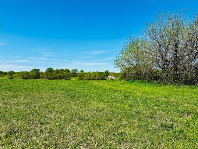 8889 Ne Highway 52, House other with 3 bedrooms, 1 bathrooms and null parking in Windsor MO | Image 48