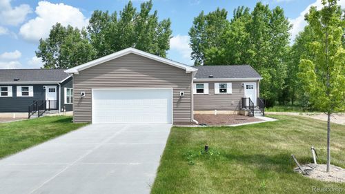 4419 Maple Leaf Trl, Flint, MI, 48506-5004 | Card Image