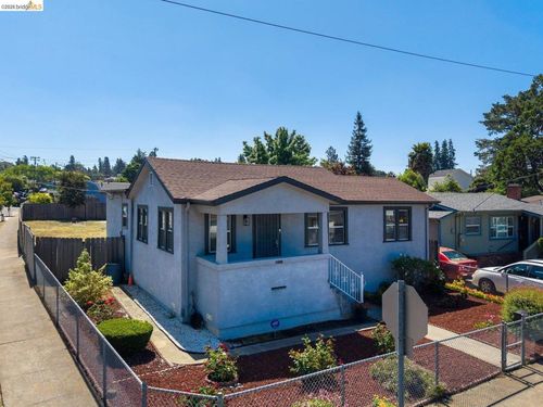 3986 Delmont Ave, Oakland, CA, 94605-2233 | Card Image