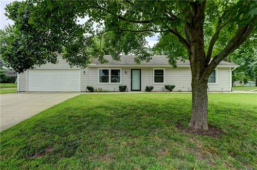 902 Birch St, Eudora, KS, 66025-9531 | Card Image