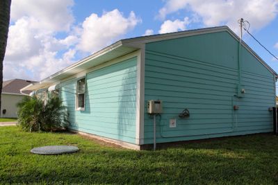 1809 Sw Idaho Lane, House other with 2 bedrooms, 1 bathrooms and null parking in Port St Lucie FL | Image 3