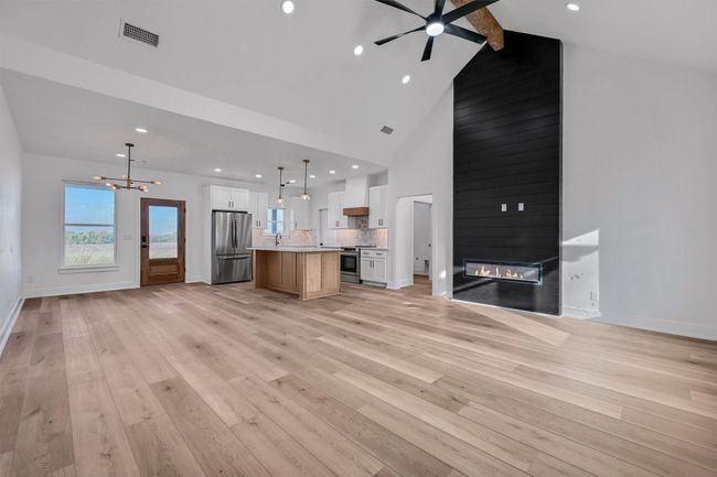 1220 Cr 4045, House other with 4 bedrooms, 2 bathrooms and null parking in Savoy TX | Image 8