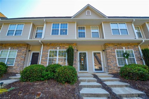 3789 Wayfarer Dr, Greensboro, NC, 27410-8343 | Card Image