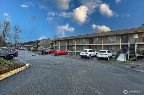 apt-d104-20131 61st Pl W, Lynnwood, WA, 98036-6017 | Card Image