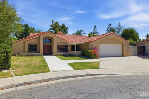 9700 Willow Oak Court, Bakersfield, CA, 93311 | Card Image