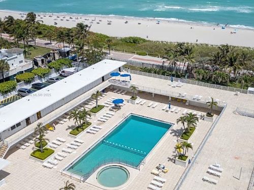 ph02-and-cab24-4747 Collins Ave, Miami Beach, FL, 33140-3222 | Card Image