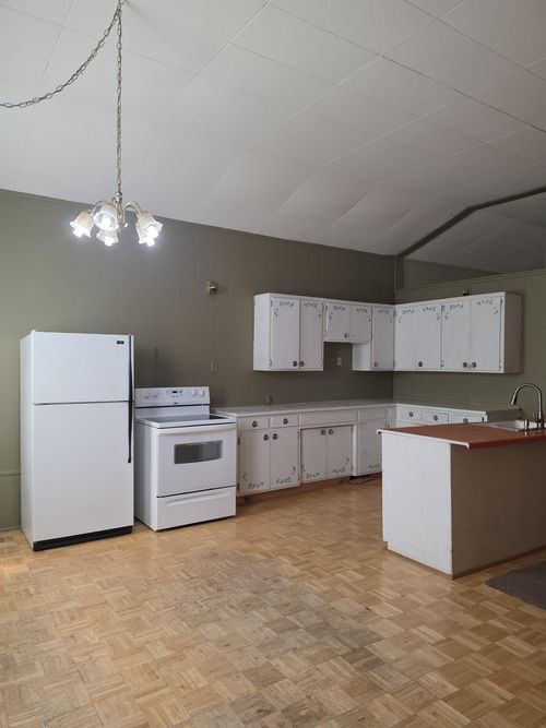 30 S Main St, Kimball, MN, 55353-1206 | Card Image