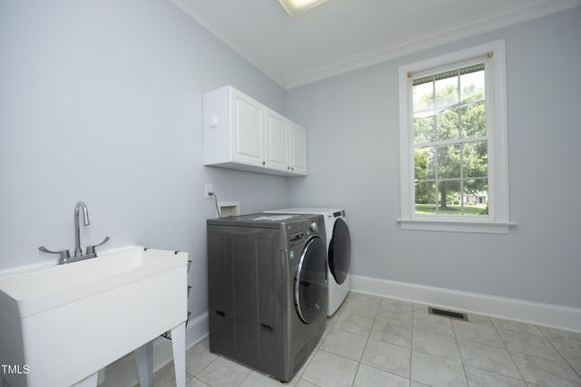 37LaundryRoom | Image 38