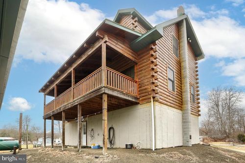 16 Little Ln, LANDISBURG, PA, 17040-8023 | Card Image