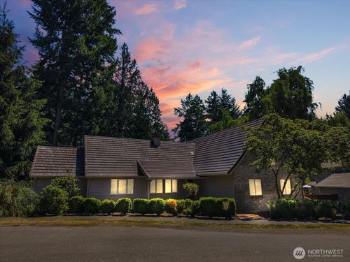 3851 Ne Ambleside Ln, Bremerton, WA, 98311-9648 | Card Image