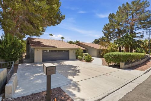 3007 La Mesa Dr, Henderson, NV, 89014-3774 | Card Image