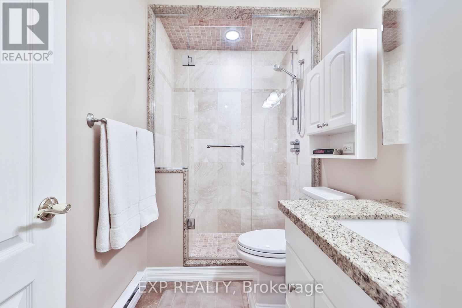 Residential in Mississauga (Cooksville) 5