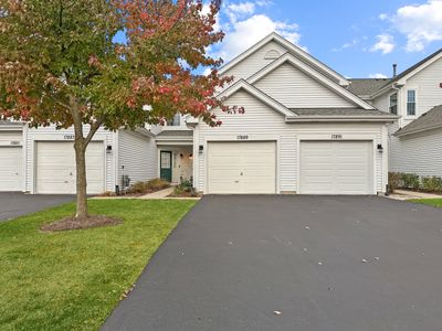 17889 W Braewick Road, Townhouse with 2 bedrooms, 2 bathrooms and 3 parking in Gurnee IL | Image 1