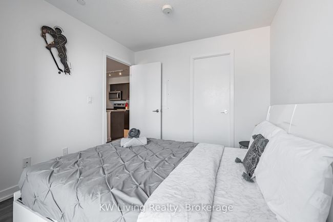 805 - 8 Trent Ave, Condo with 2 bedrooms, 1 bathrooms and 1 parking in Toronto ON | Image 19