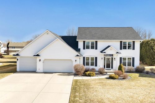 2011 Whistling Swan Circle, LEDGEVIEW, WI, 54151 | Card Image