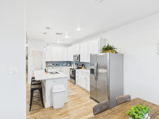 2403 S Bronte St, House other with 3 bedrooms, 2 bathrooms and 3 parking in Rockport TX | Image 10
