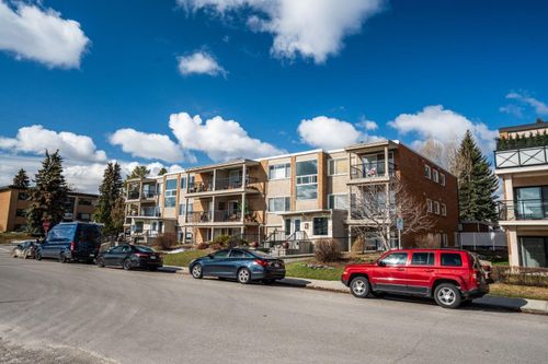 35 - 4915 8 Street Sw, Home with 2 bedrooms, 1 bathrooms and 1 parking in Calgary AB | Card Image