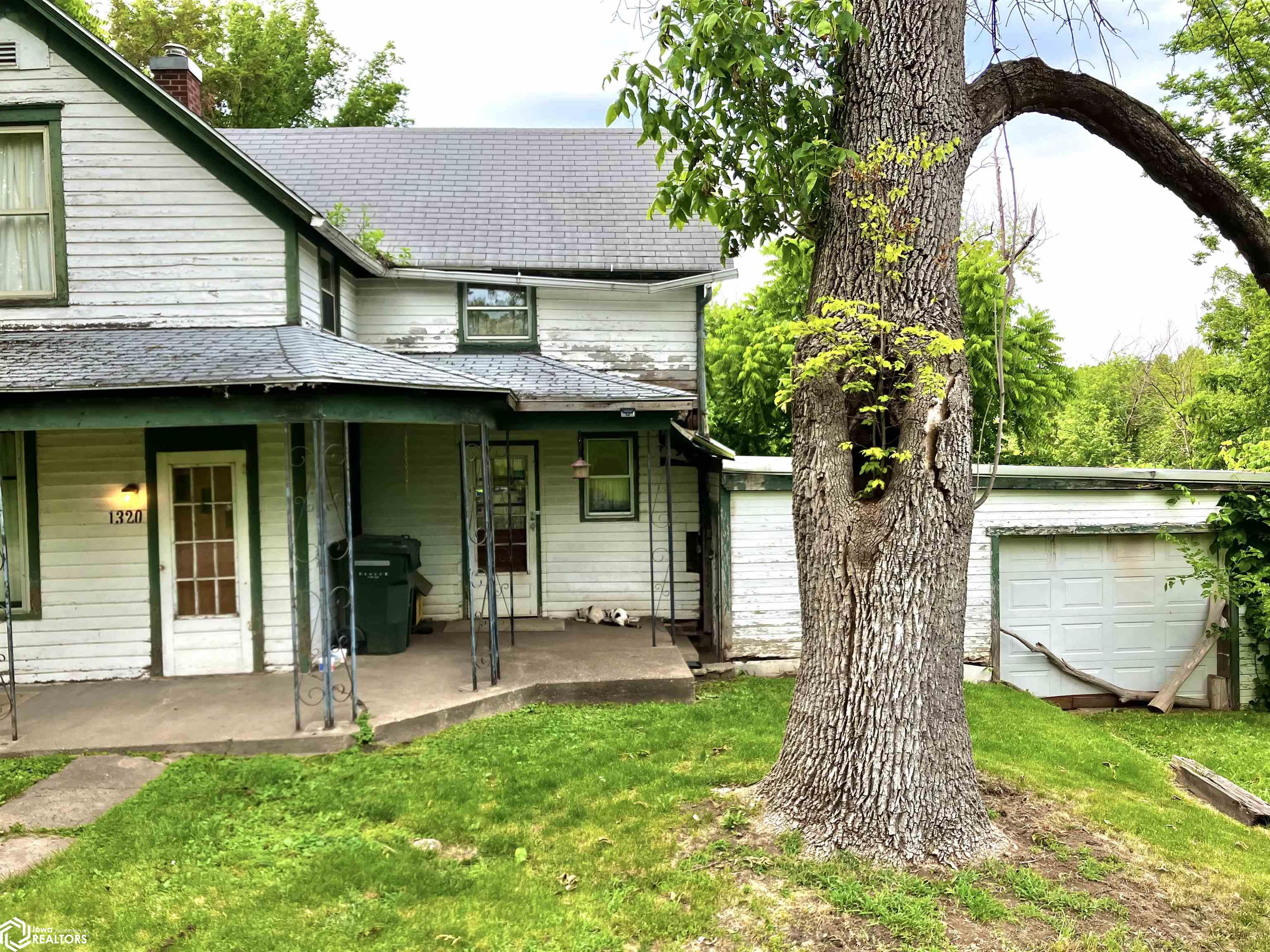 Oak St, Keokuk, IA 52632