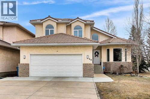 28 Woodpark Close Sw, Calgary, AB, T2W6G2 | Card Image