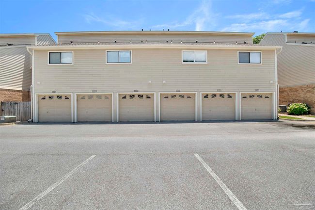APT-1121 - 5001 Grande Dr, House other with 1 bedrooms, 1 bathrooms and 2 parking in Pensacola FL | Image 5