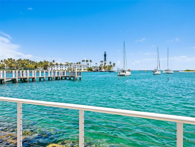2721 Ne 45 Th St, House other with 2 bedrooms, 2 bathrooms and null parking in Lighthouse Point FL | Image 44