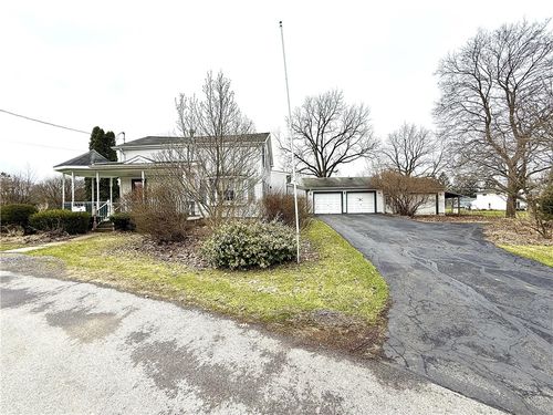 9 W Illick St, Waterloo, NY, 13165-1823 | Card Image