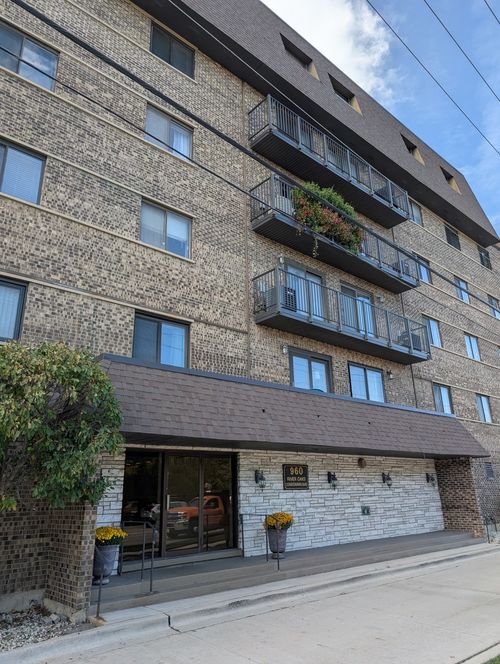 apt-208-960 S River Rd, Des Plaines, IL, 60016-6700 | Card Image
