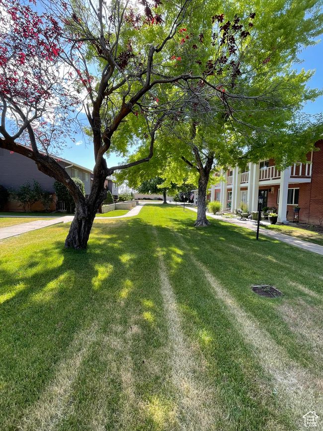 884 E 5575 S, Condo with 2 bedrooms, 1 bathrooms and 2 parking in South Ogden UT | Image 4
