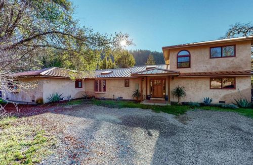 44 Mckenzie Dr, Redway, CA, 95560 | Card Image