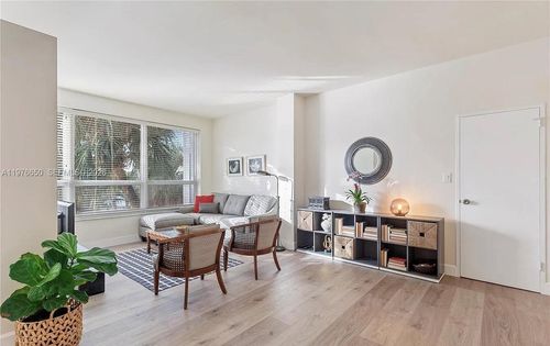 apt-2h-4925 Collins Ave, Miami Beach, FL, 33140-2728 | Card Image