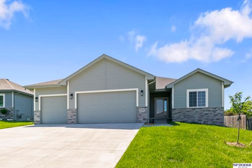 9228 S 71st Ave, Papillion, NE, 68133-2123 | Card Image