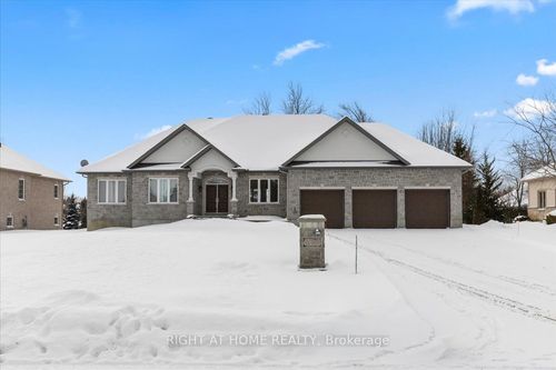6833 Suncrest Dr, Greely, ON, K4P0B2 | Card Image