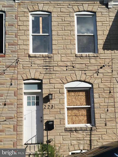 223 N Port St, BALTIMORE, MD, 21224-1027 | Card Image