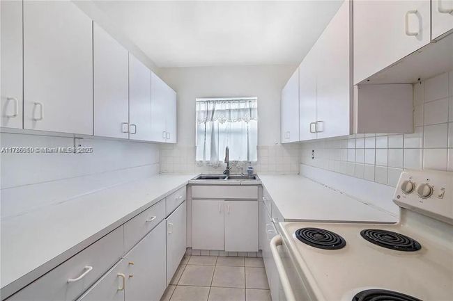 4 - 7271 Gary Ave, Home with 2 bedrooms, 2 bathrooms and null parking in Miami Beach FL | Image 7
