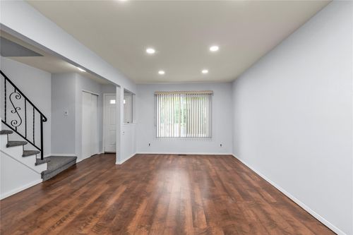 36-36 Town House Dr, Massapequa Park, NY, 11762-1162 | Card Image