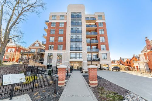 211-399 Queen St S, Kitchener, ON, N2G0C4 | Card Image