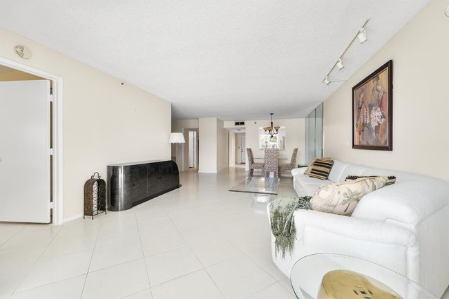 APT-105 - 14112 Huntington Pointe Dr, Condo with 2 bedrooms, 2 bathrooms and null parking in Delray Beach FL | Image 9