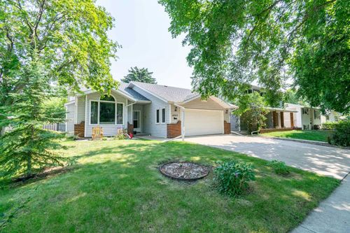 4907 53 St, Stettler, AB, T4K1A9 | Card Image